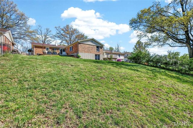 5749 Lost Brook Court, St Louis, MO 63129