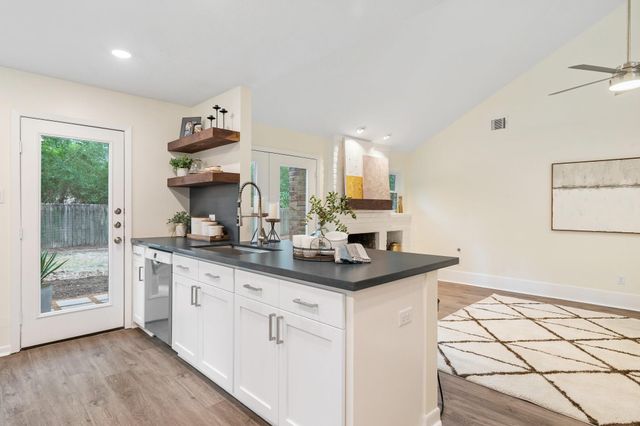 1924 Nursery Road, The Woodlands, TX 77380