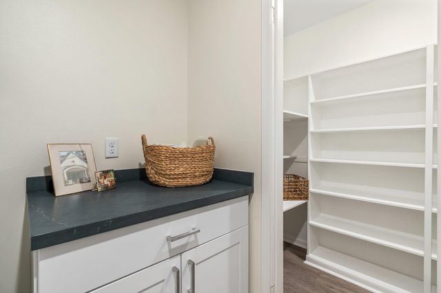 1924 Nursery Road, The Woodlands, TX 77380