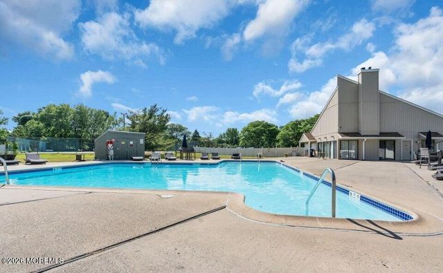 1 Cotswold Circle 801, Ocean Twp, NJ 07712