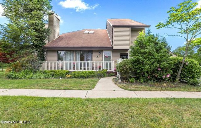 1 Cotswold Circle 801, Ocean Twp, NJ 07712