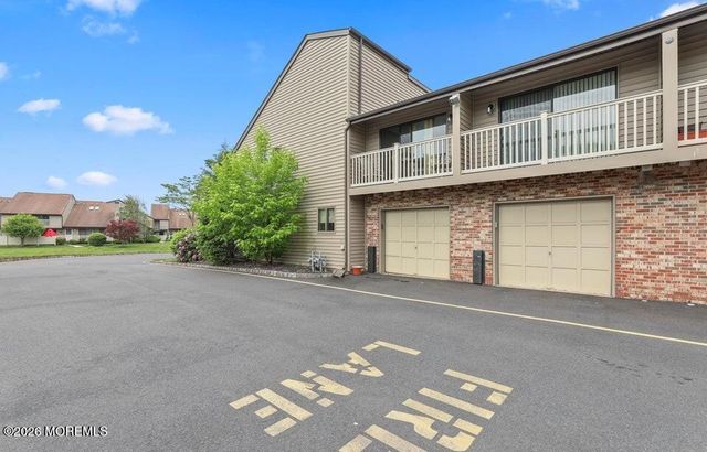 1 Cotswold Circle 801, Ocean Twp, NJ 07712
