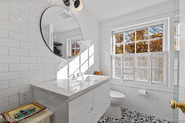 1882 Melbourne Street, Birmingham, MI 48009