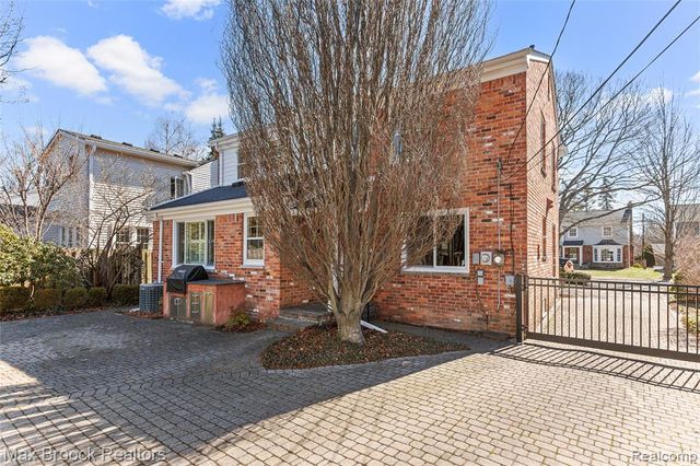 1882 Melbourne Street, Birmingham, MI 48009