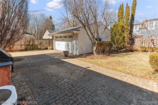 1882 Melbourne Street, Birmingham, MI 48009