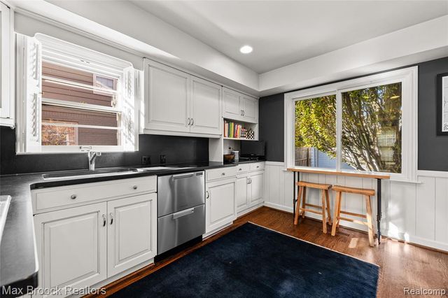 1882 Melbourne Street, Birmingham, MI 48009