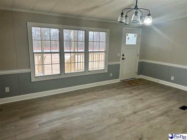 1542 E Carolina Ave, Hartsville, SC 29550