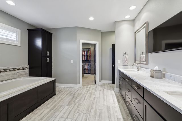 9154 Moonseed Court, West Des Moines, IA 50266