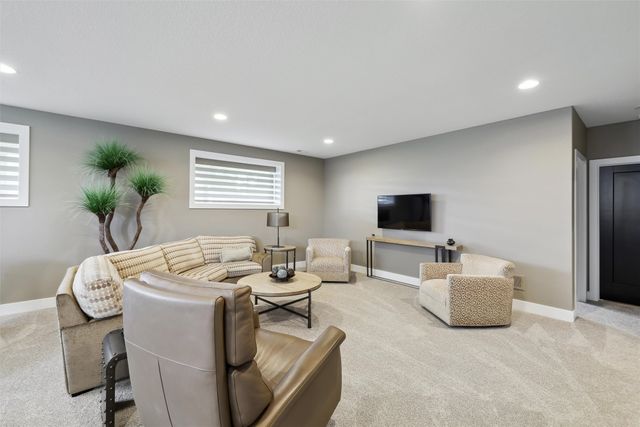 9154 Moonseed Court, West Des Moines, IA 50266