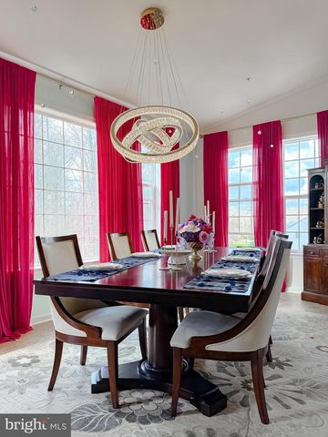 2810 PUMPKIN ST, Clinton, MD 20735