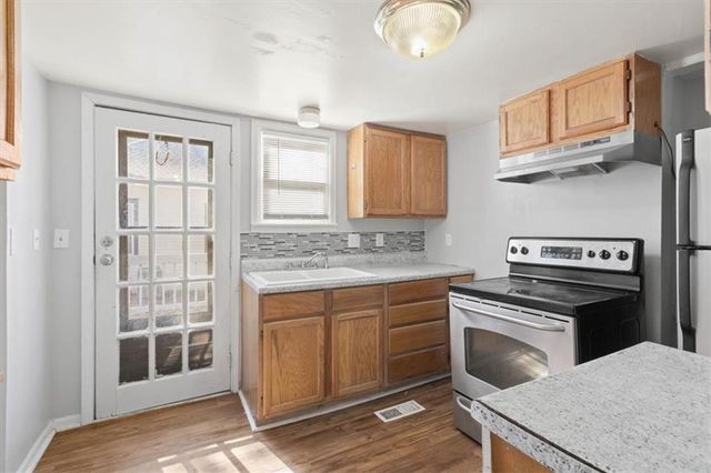 724 S Grand Avenue, Independence, MO 64052