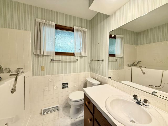 3509 Caulder Avenue, Des Moines, IA 50321