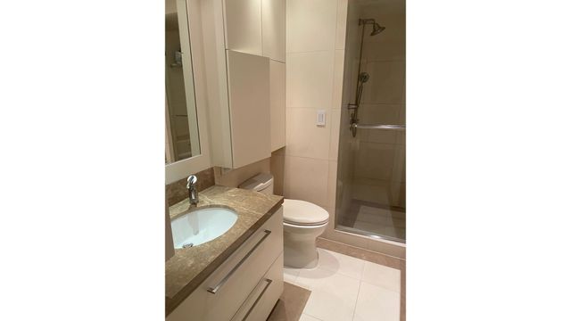 150 W 56th St Apt 5106, New York City, NY 10019