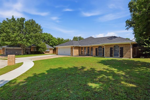 7005 Sao Paulo Court, North Richland Hills, TX 76180