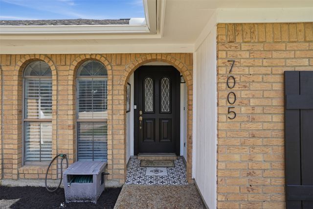 7005 Sao Paulo Court, North Richland Hills, TX 76180