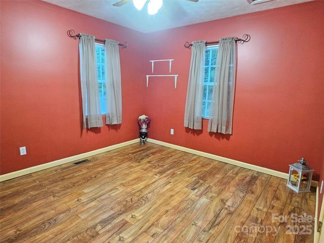 951 Cypress Court NW, Lenoir, NC 28645