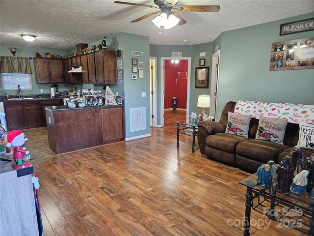 951 Cypress Court NW, Lenoir, NC 28645