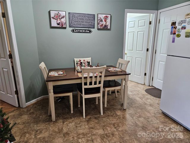 951 Cypress Court NW, Lenoir, NC 28645