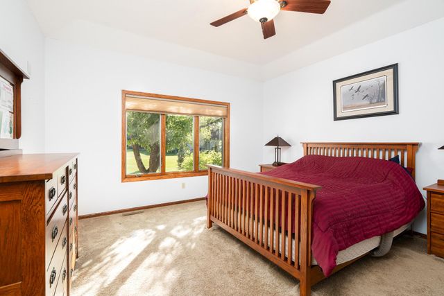 1287 Schooner Way, Woodbury, MN 55125