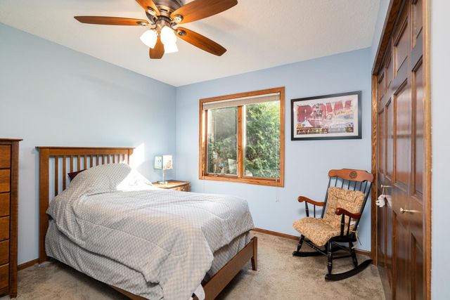 1287 Schooner Way, Woodbury, MN 55125