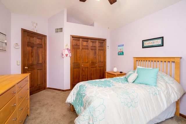 1287 Schooner Way, Woodbury, MN 55125