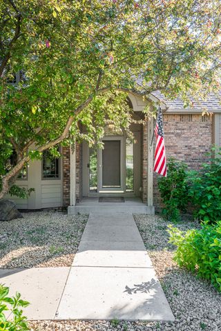 1287 Schooner Way, Woodbury, MN 55125