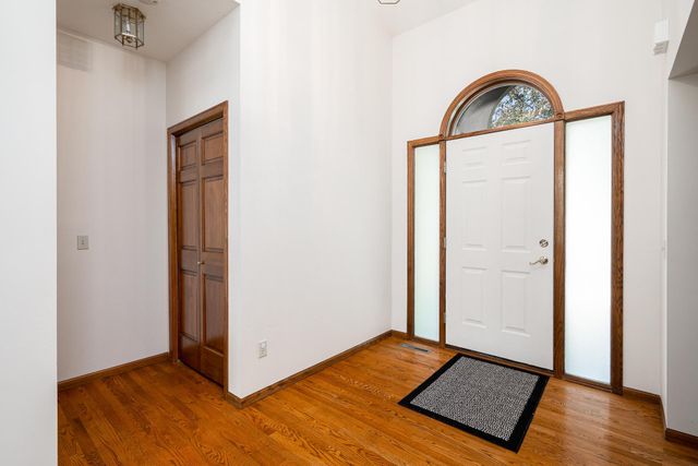 1287 Schooner Way, Woodbury, MN 55125