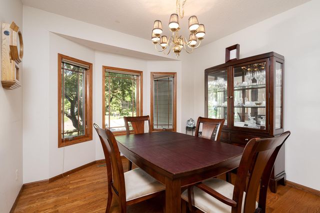 1287 Schooner Way, Woodbury, MN 55125