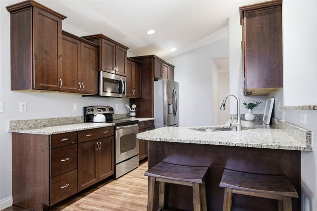 19 Eversull Lane, Iowa City, IA 52245