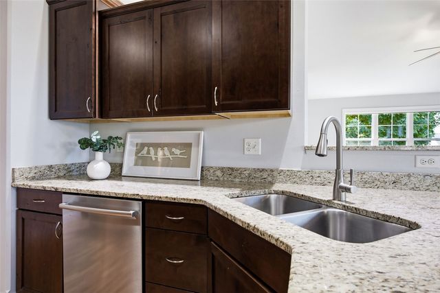 19 Eversull Lane, Iowa City, IA 52245