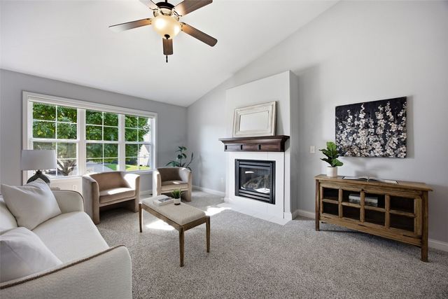 19 Eversull Lane, Iowa City, IA 52245