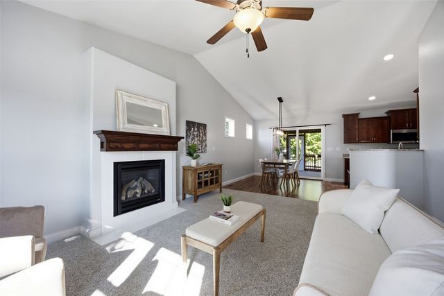 19 Eversull Lane, Iowa City, IA 52245