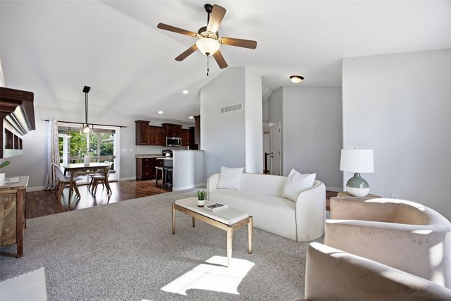 19 Eversull Lane, Iowa City, IA 52245