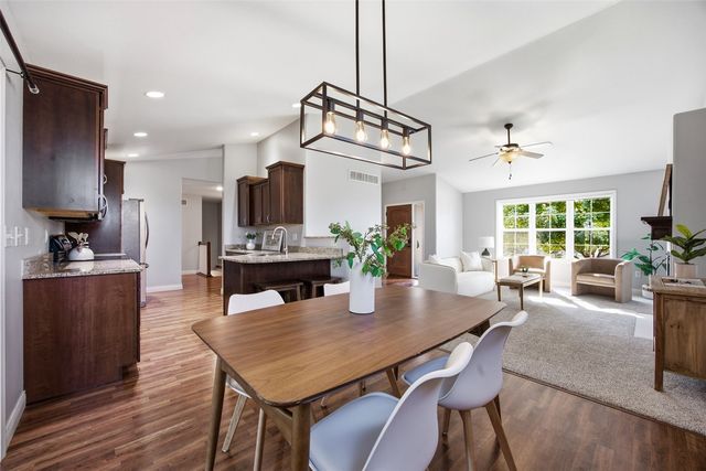 19 Eversull Lane, Iowa City, IA 52245