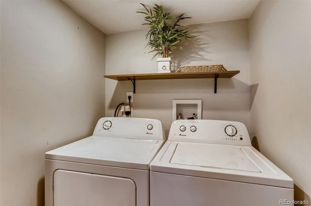 9745 Gatesbury Circle, Littleton, CO 80126