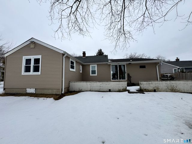 10 Hamilton Court, Enfield, CT 06082