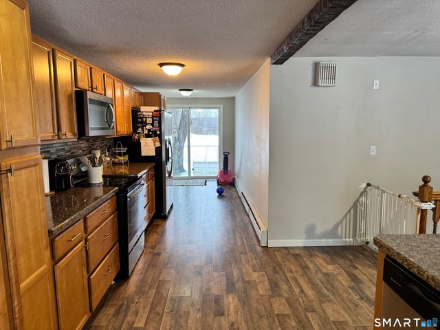 10 Hamilton Court, Enfield, CT 06082