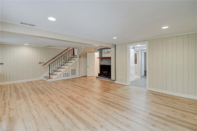 2832 Kensington Road, Winston-salem, NC 27106