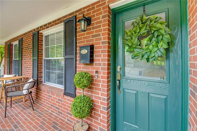 2832 Kensington Road, Winston-salem, NC 27106
