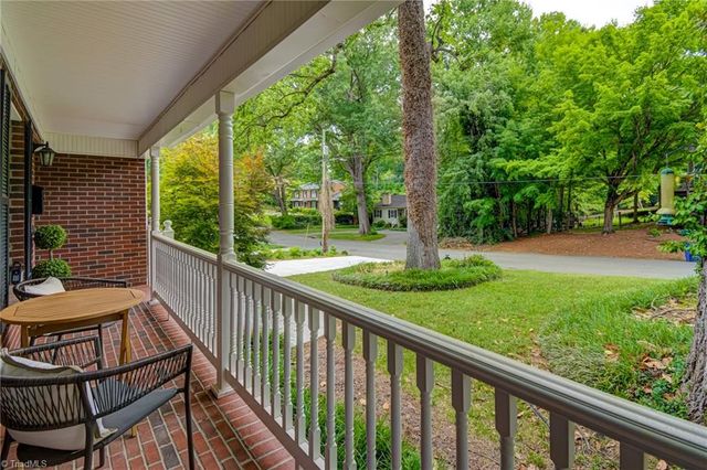 2832 Kensington Road, Winston-salem, NC 27106