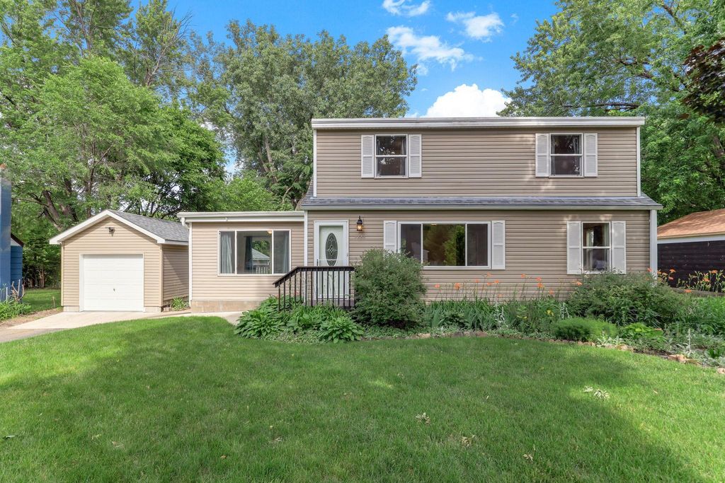 5386 Clifton Drive, Mounds View, MN 55112