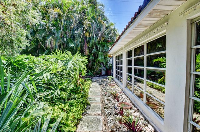 14 Tropical Drive, Ocean Ridge, FL 33435