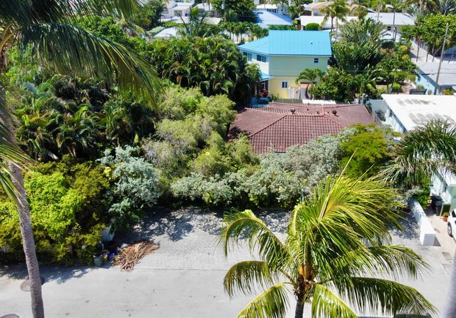 14 Tropical Drive, Ocean Ridge, FL 33435