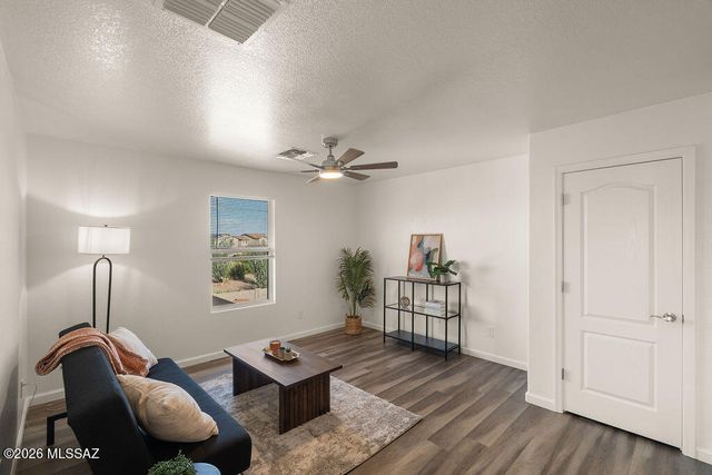 6877 S Goshawk Drive, Tucson, AZ 85756