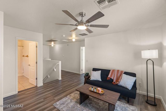 6877 S Goshawk Drive, Tucson, AZ 85756