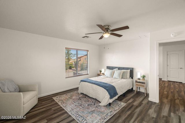 6877 S Goshawk Drive, Tucson, AZ 85756