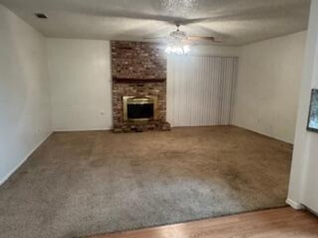 2445 S Memory Street, Visalia, CA 93277