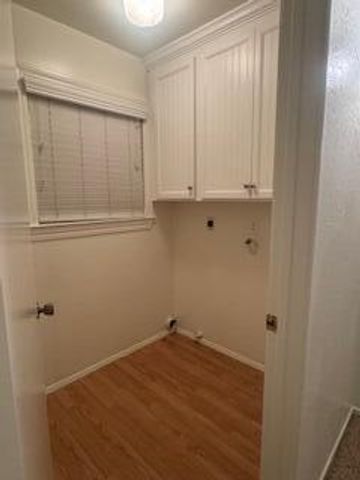 2445 S Memory Street, Visalia, CA 93277