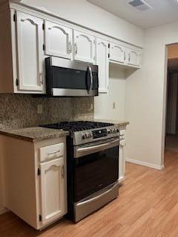 2445 S Memory Street, Visalia, CA 93277