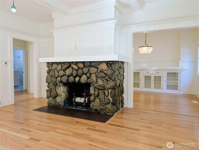 1713 33rd Avenue, Seattle, WA 98122